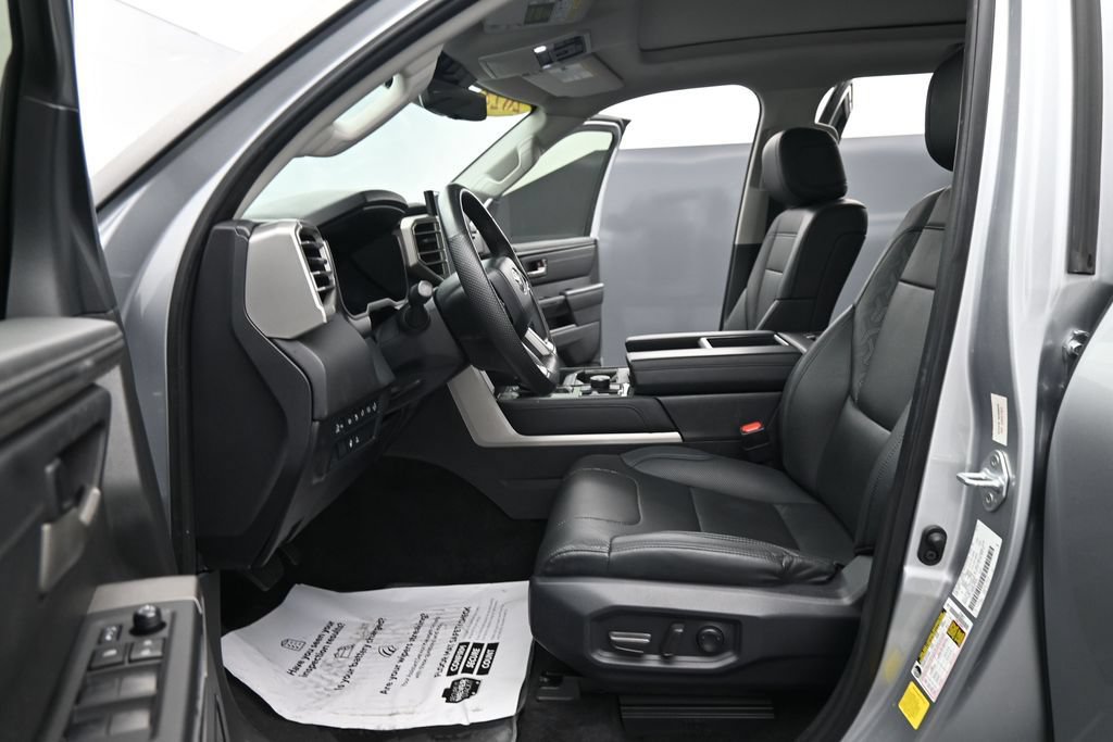 Used 2024 Toyota Tundra Limited AWD/4WD image 17