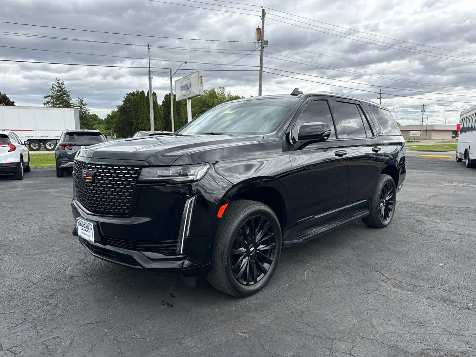 Certified 2021 Cadillac Escalade Premium Luxury w/ Driver Assist Tech Package AWD/4WD image 1