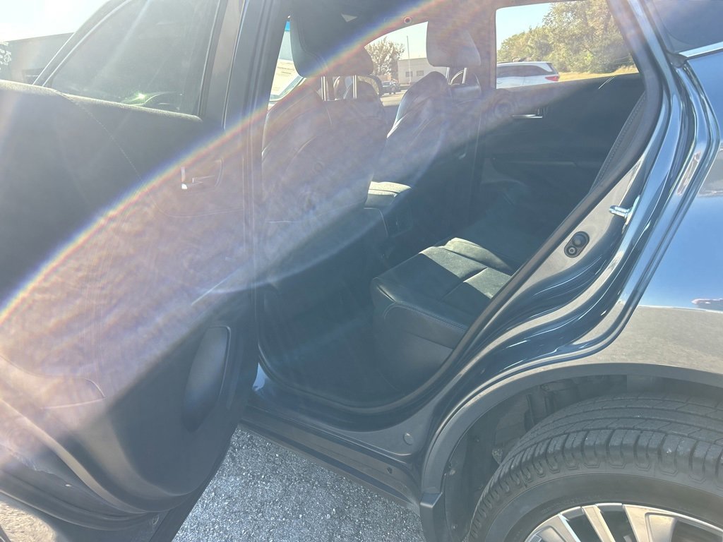 Used 2021 Toyota Venza Limited w/ Carpet Mat Package (TMS) image 26