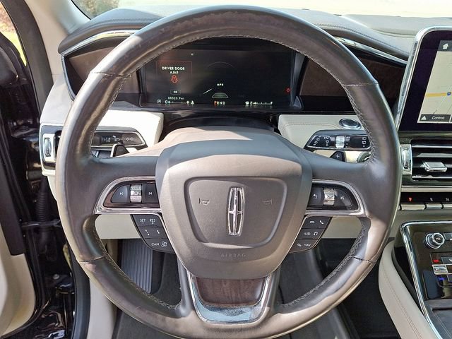Used 2019 Lincoln Navigator Reserve image 17