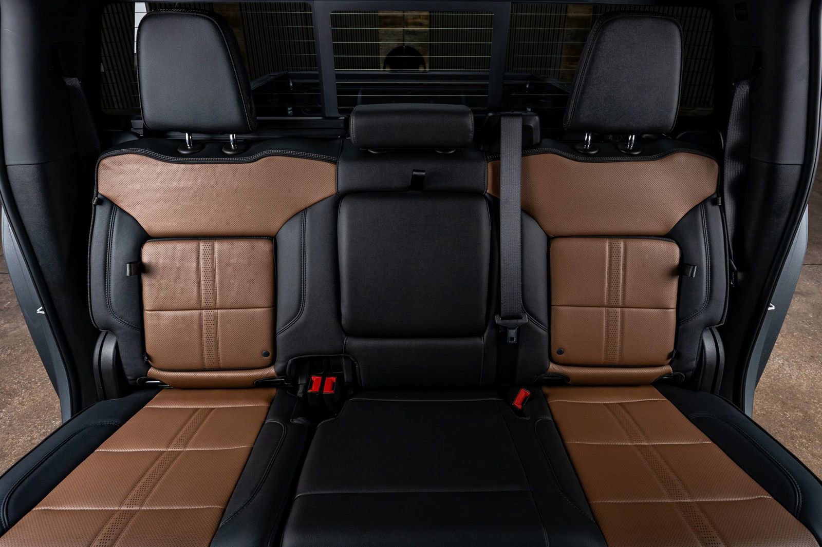 Used 2024 Chevrolet Silverado 2500 High Country w/ High Country Premium Package AWD/4WD image 36