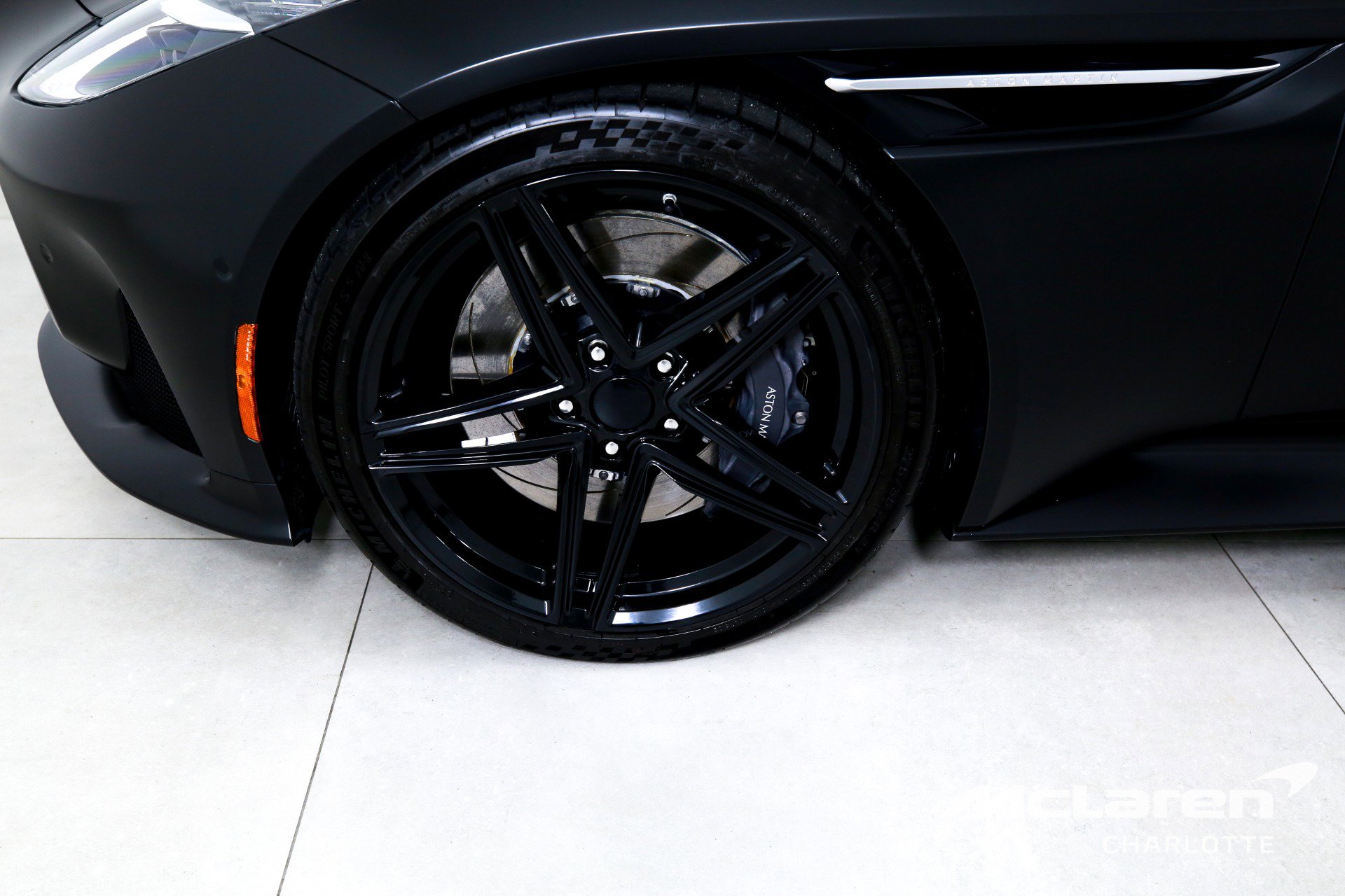 Used 2024 Aston Martin DB12 Coupe image 31