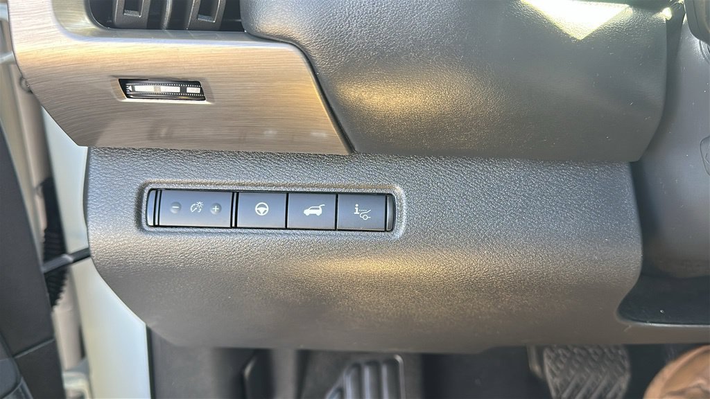 Used 2024 Nissan Pathfinder Platinum FWD image 23