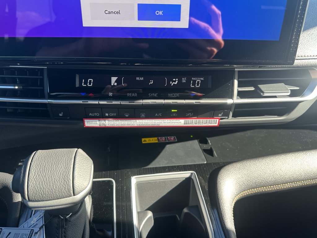 New 2026 Toyota Sienna XLE Woodland Edition AWD/4WD image 18