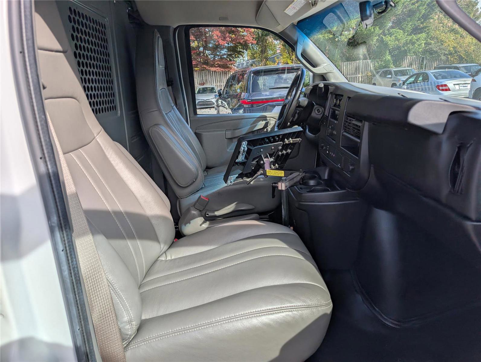 Used 2021 Chevrolet Express 2500 Extended w/ Driver Convenience Package image 10