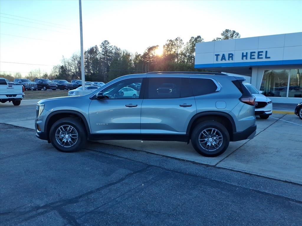 Used 2025 GMC Acadia Elevation image 2