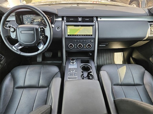 Used 2020 Land Rover Discovery Landmark image 6