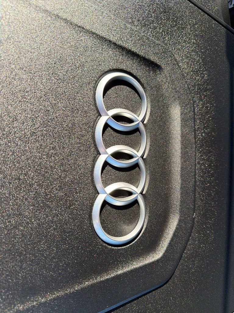 Used 2022 Audi Q8 Prestige image 24