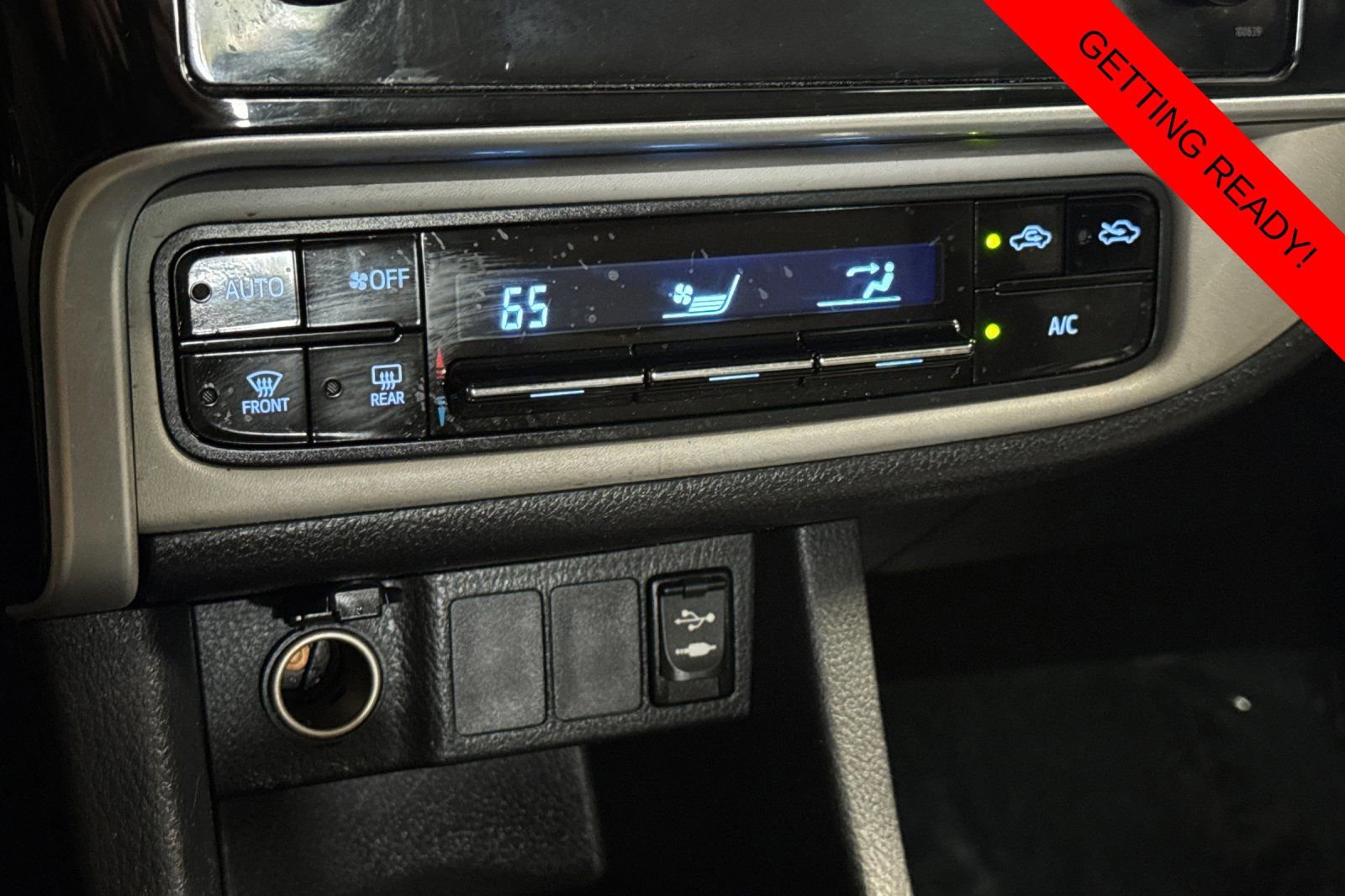 Used 2017 Toyota Corolla LE w/ Carpet Mat Package (TMS) FWD image 19
