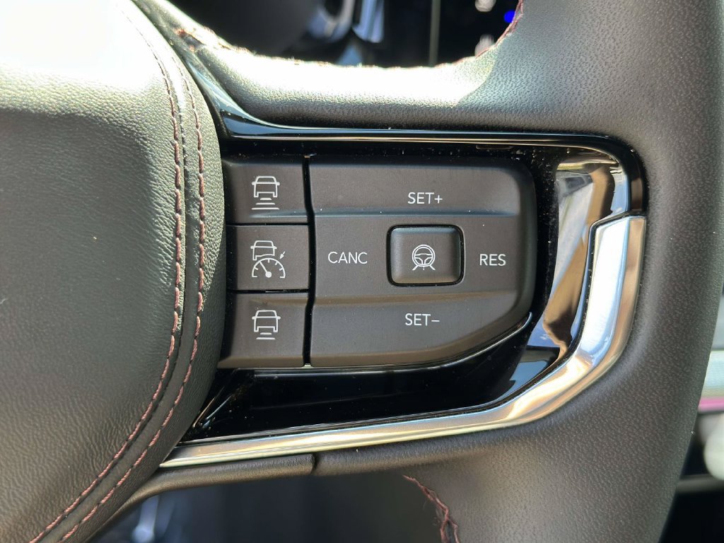 Used 2024 Jeep Wagoneer Launch Edition AWD/4WD image 23