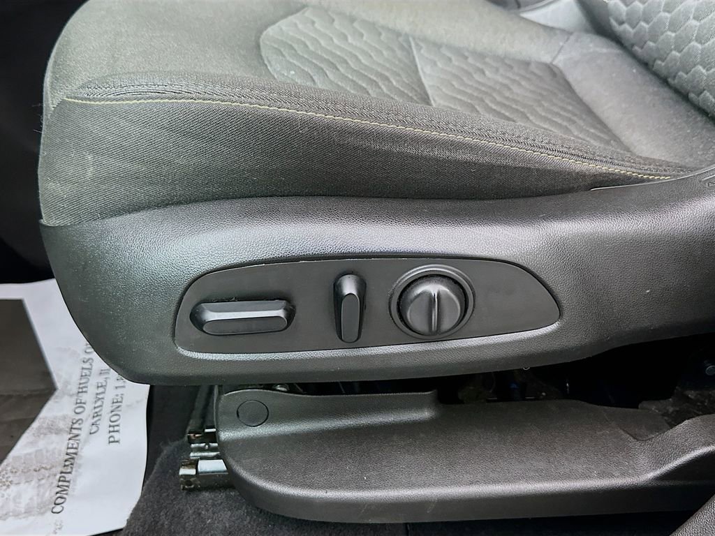 Used 2020 Chevrolet Equinox LT image 18