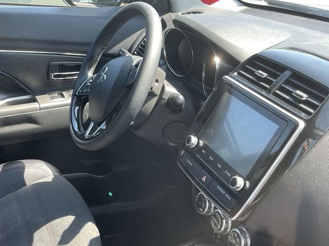 Used 2024 Mitsubishi Outlander Sport SE AWD/4WD image 11