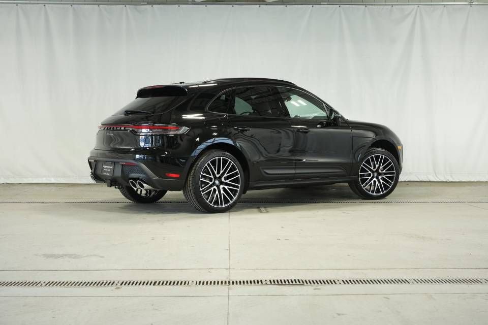 New 2026 Porsche Macan AWD/4WD image 8