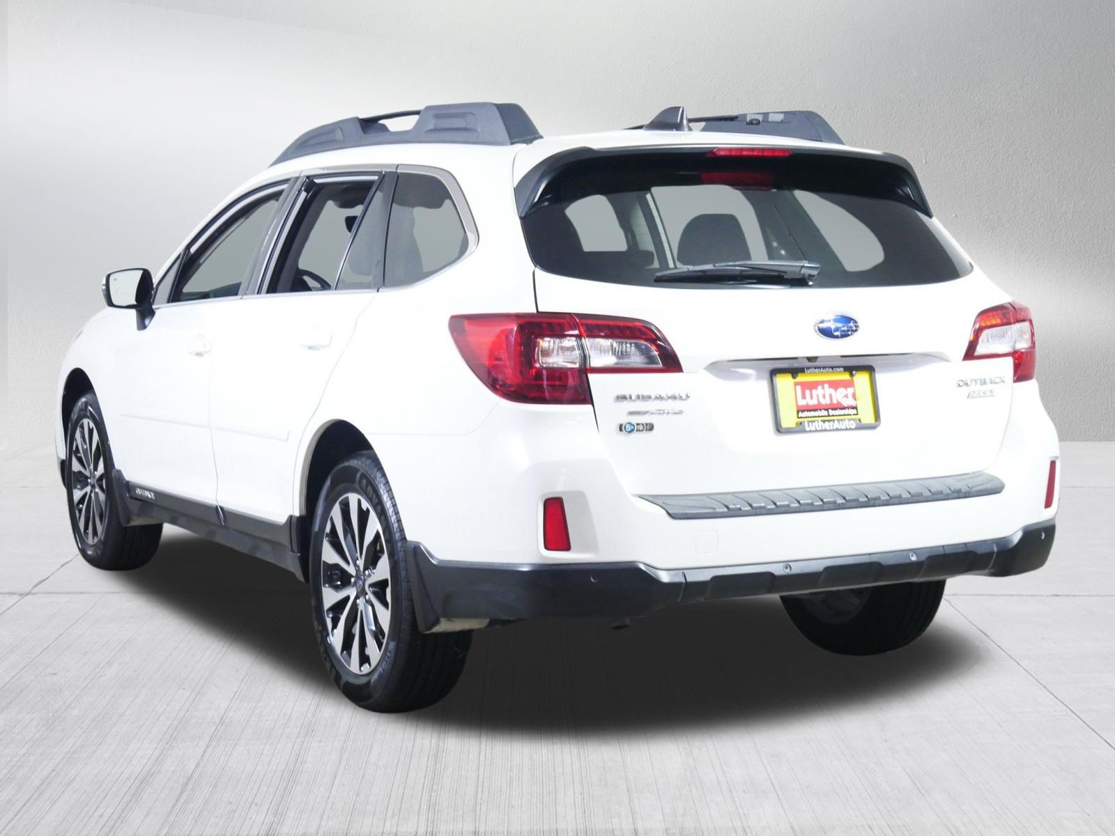 Used 2017 Subaru Outback 2.5i Limited AWD/4WD image 5