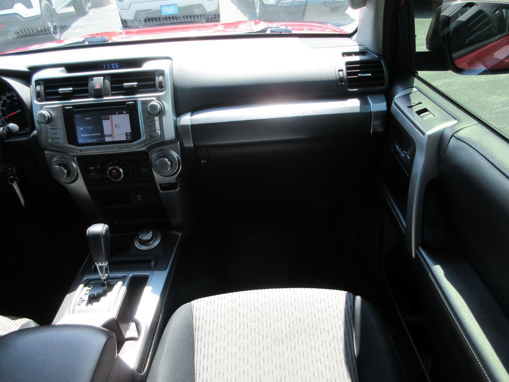 Used 2018 Toyota 4Runner SR5 AWD/4WD image 16