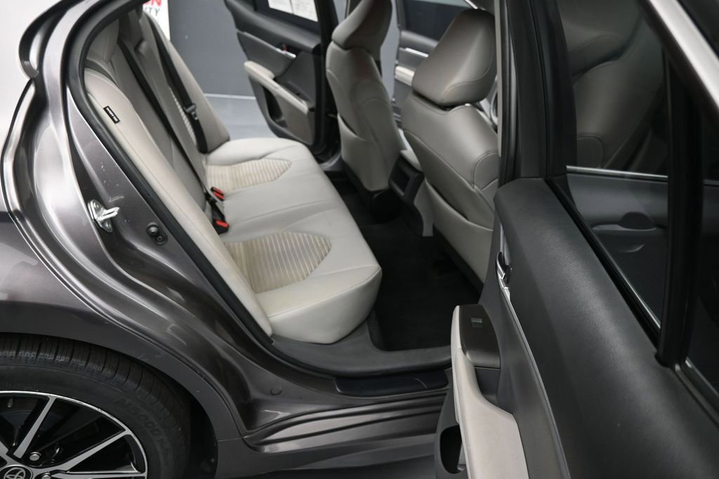 Used 2022 Toyota Camry SE FWD image 23