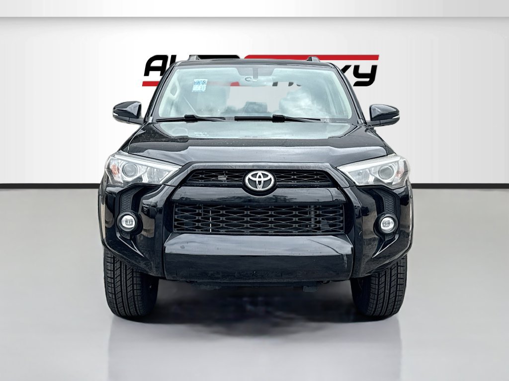 Used 2019 Toyota 4Runner SR5 Premium RWD image 2