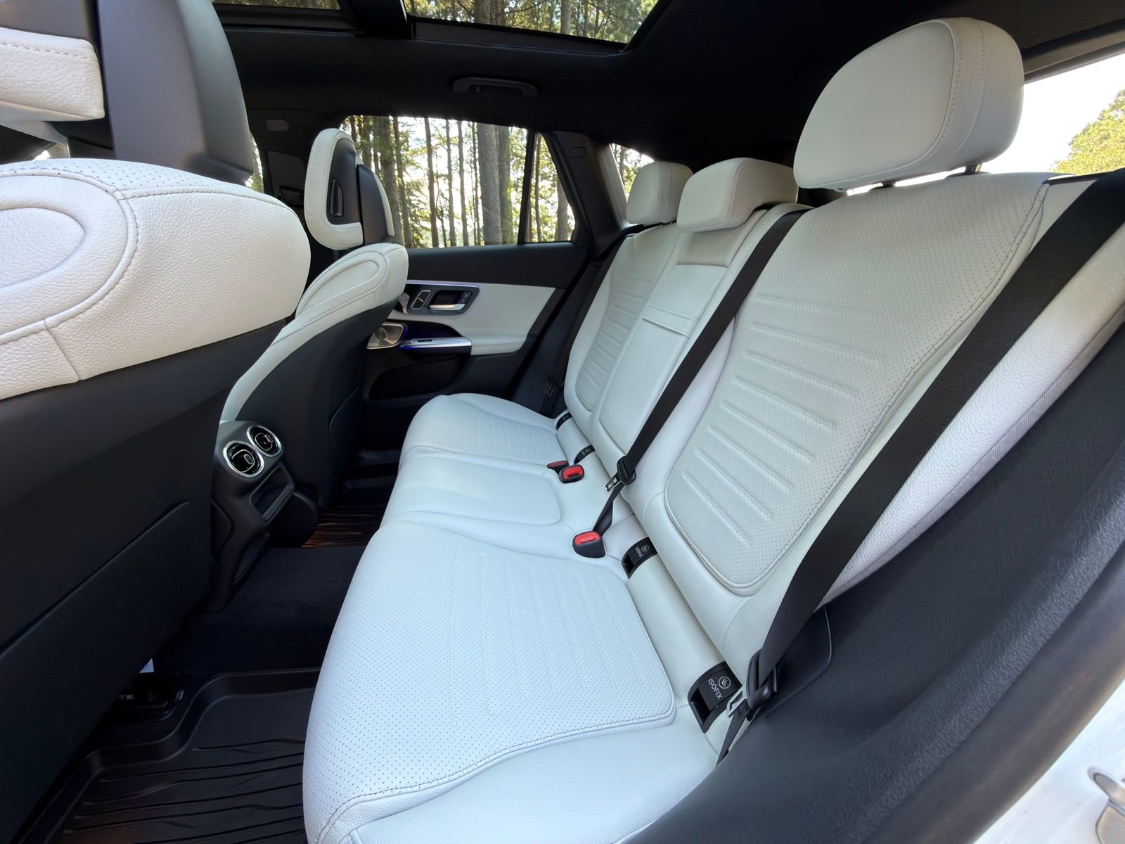 Used 2026 Mercedes-Benz GLC 300 image 14