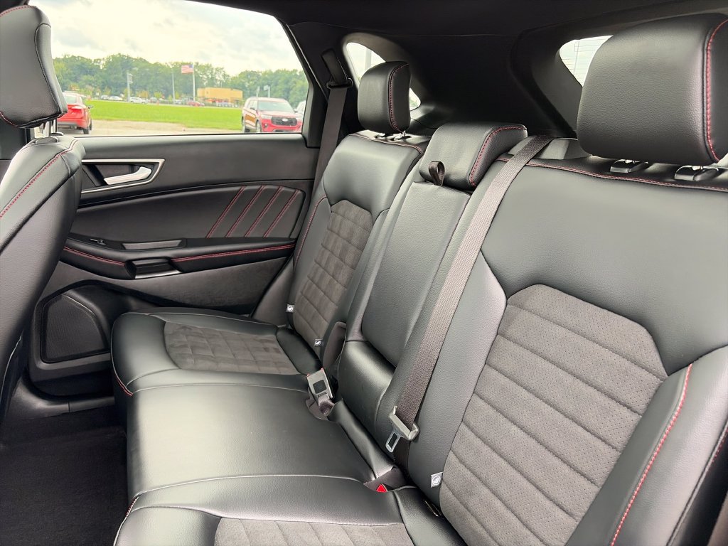 Used 2024 Ford Edge ST-Line AWD/4WD image 29
