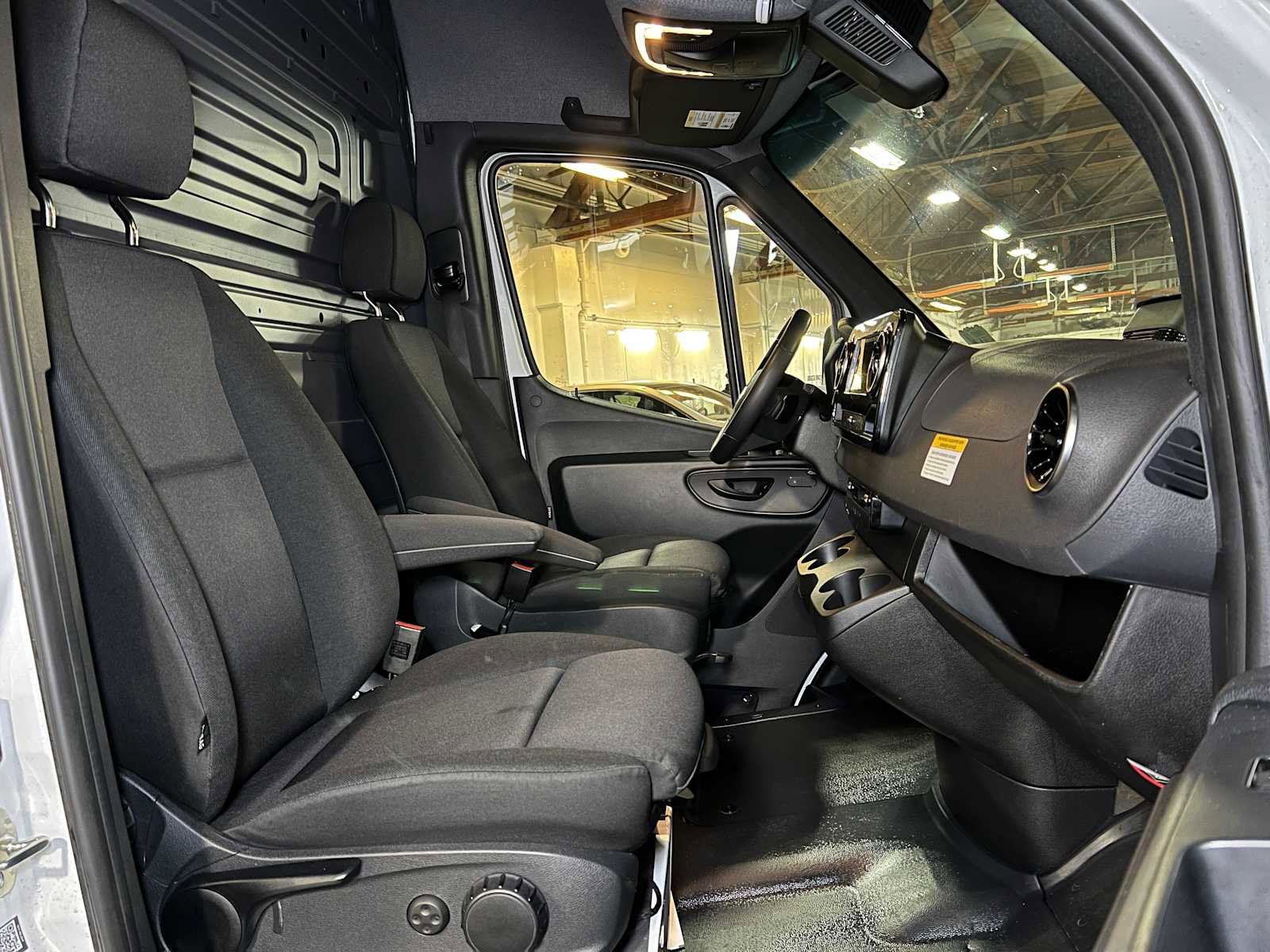 Used 2025 Mercedes-Benz Sprinter 2500 image 12