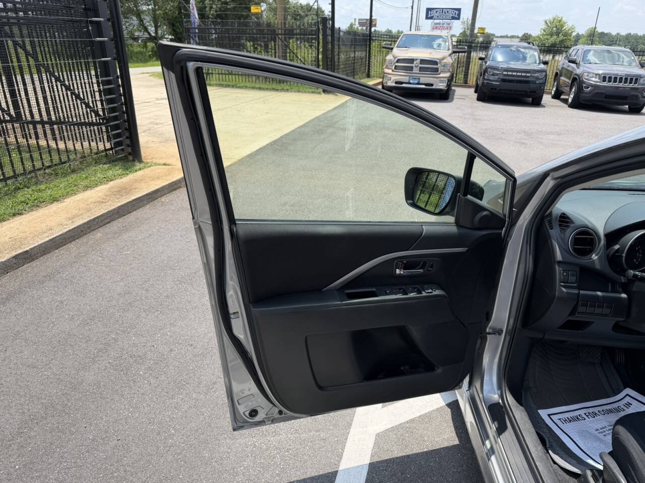 Used 2012 MAZDA MAZDA5 Touring w/ Moonroof & Audio Pkg FWD image 25
