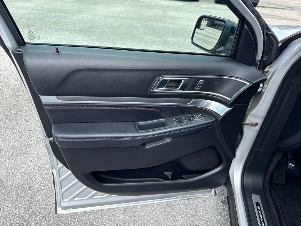Used 2018 Ford Explorer Sport AWD/4WD image 13
