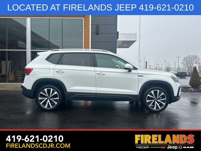 Used 2024 Volkswagen Taos SE image 12