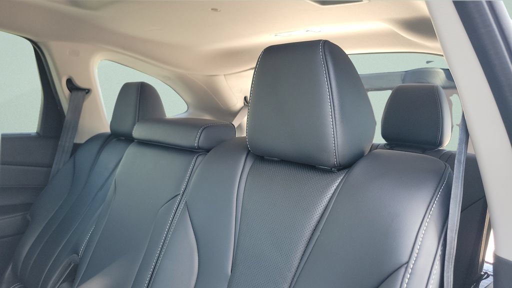 Used 2023 Acura MDX FWD w/ Technology Package image 9