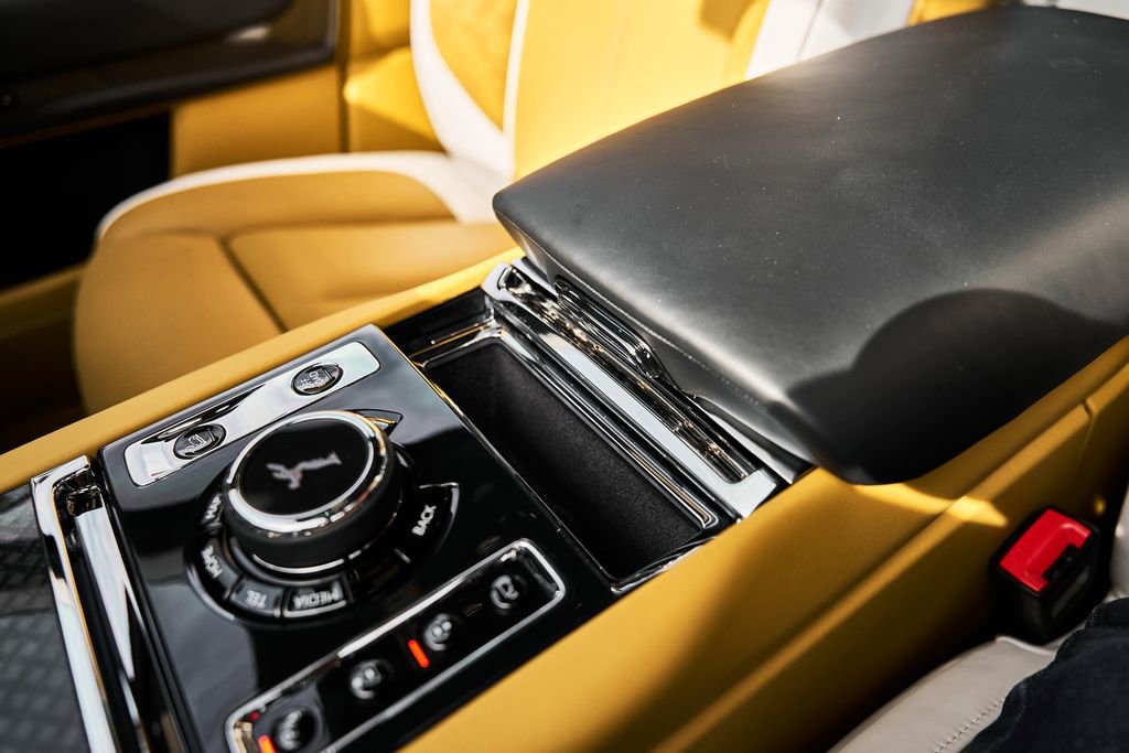 Used 2026 Rolls-Royce Cullinan Black Badge image 66