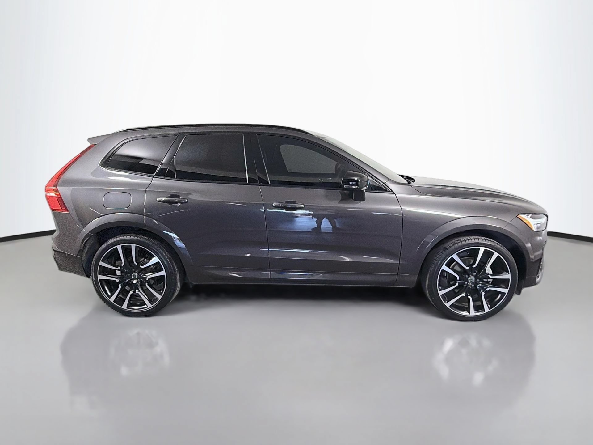 Used 2024 Volvo XC60 B5 Ultimate AWD/4WD image 5