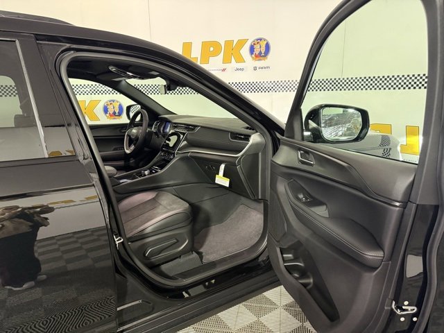 New 2025 Jeep Grand Cherokee L Altitude image 29