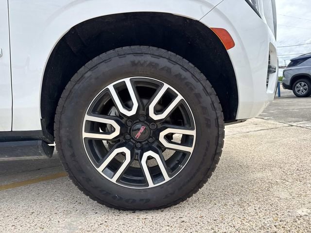 Used 2021 GMC Yukon AT4 w/ AT4 Premium Plus Package AWD/4WD image 7