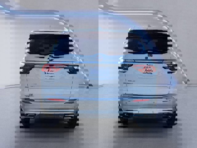 Used 2024 Buick Enclave Premium image 4