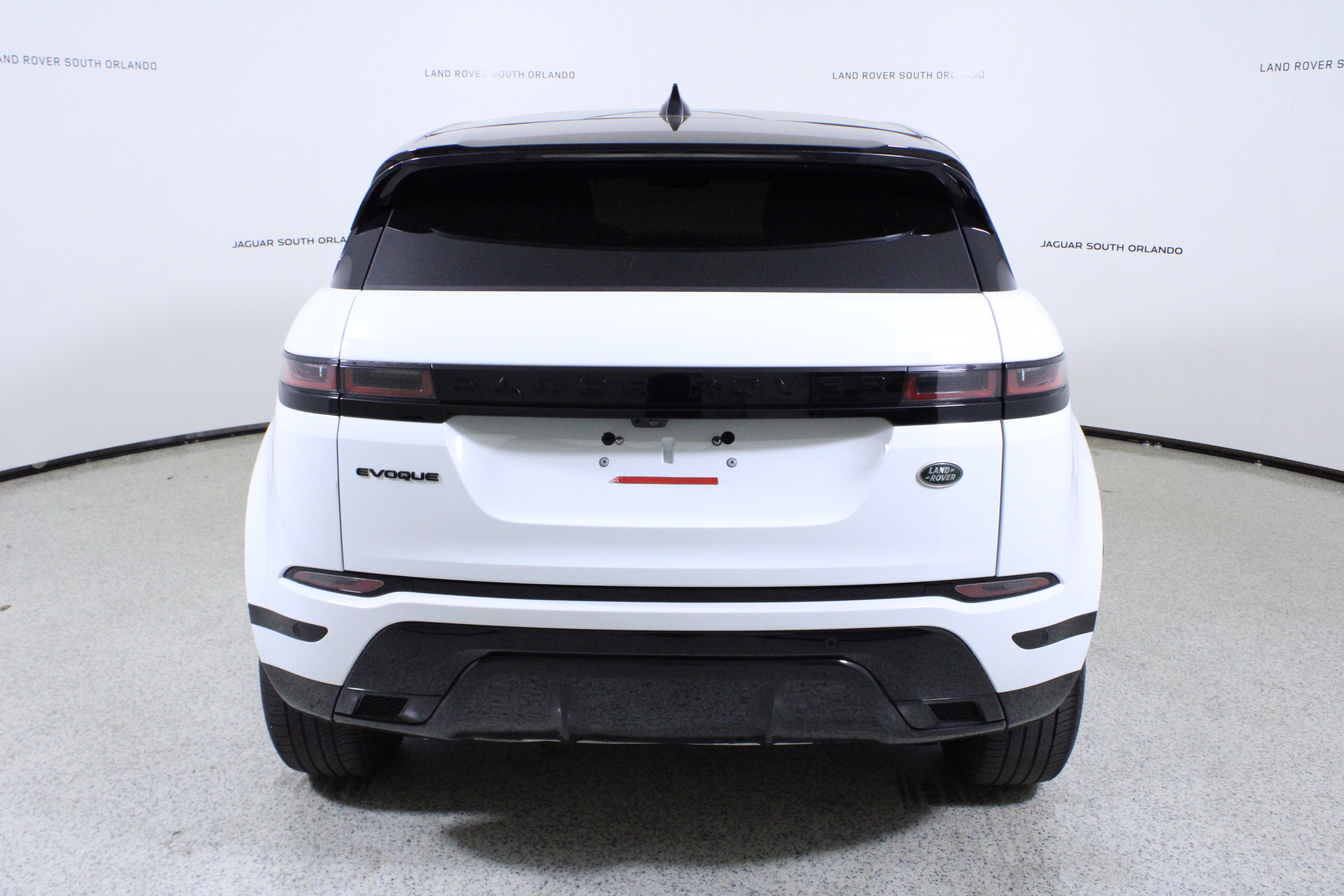 Used 2023 Land Rover Range Rover Evoque R-Dynamic S image 6