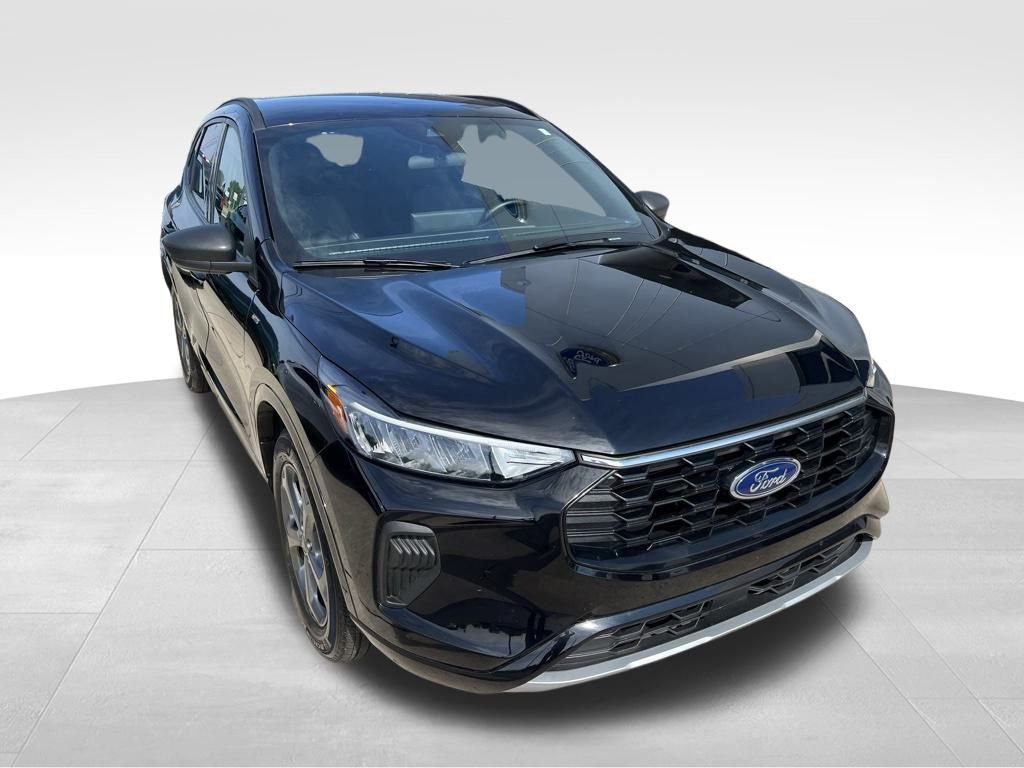 Used 2023 Ford Escape ST-Line w/ Tech Pack #1 image 2