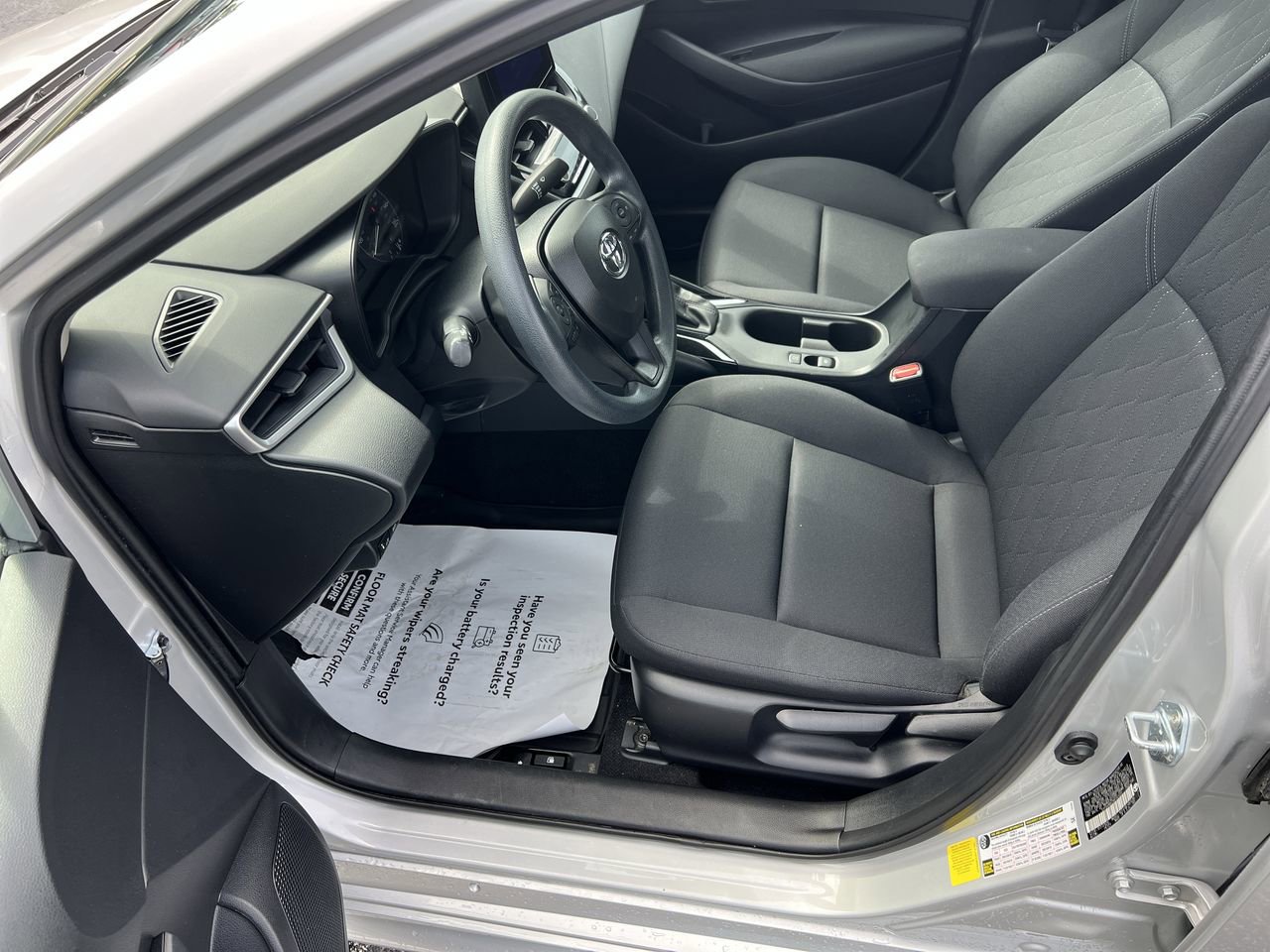 Used 2024 Toyota Corolla LE FWD image 15