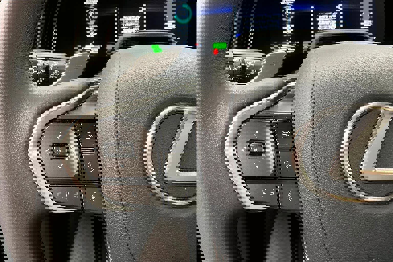 Used 2025 Lexus RX 350h w/ Convenience Package image 23