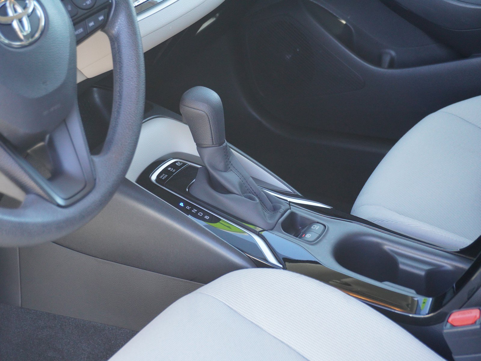 Used 2021 Toyota Corolla LE w/ Carpet Mat Package (TMS) FWD image 20