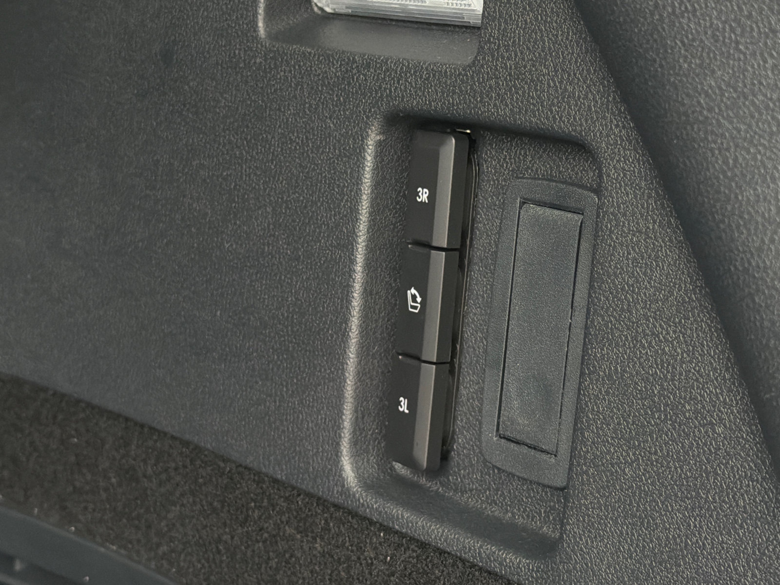 New 2027 Lincoln Aviator AWD w/ Jet Appearance Package image 9