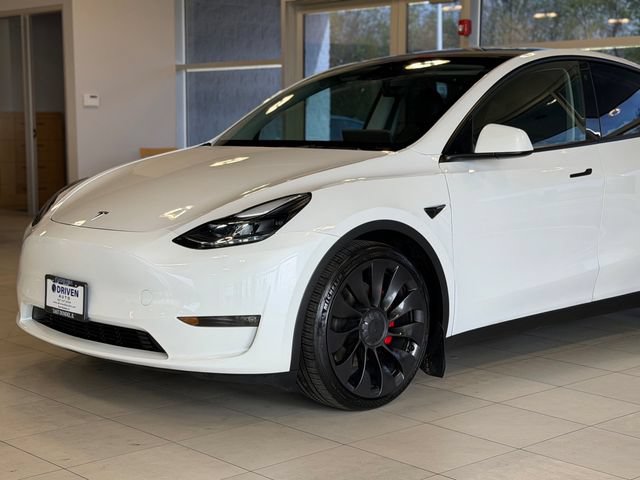 Used 2023 Tesla Model Y Performance AWD/4WD image 3