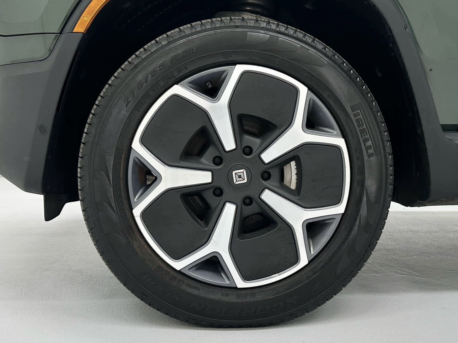 Used 2024 Rivian R1S Adventure image 9