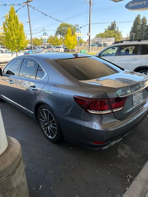 Used 2013 Lexus LS 460 w/ F-Sport Pkg RWD image 3
