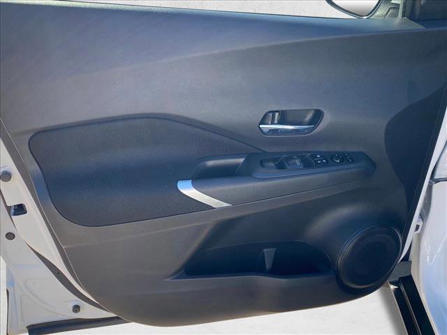 Used 2022 Nissan Kicks SV FWD image 11