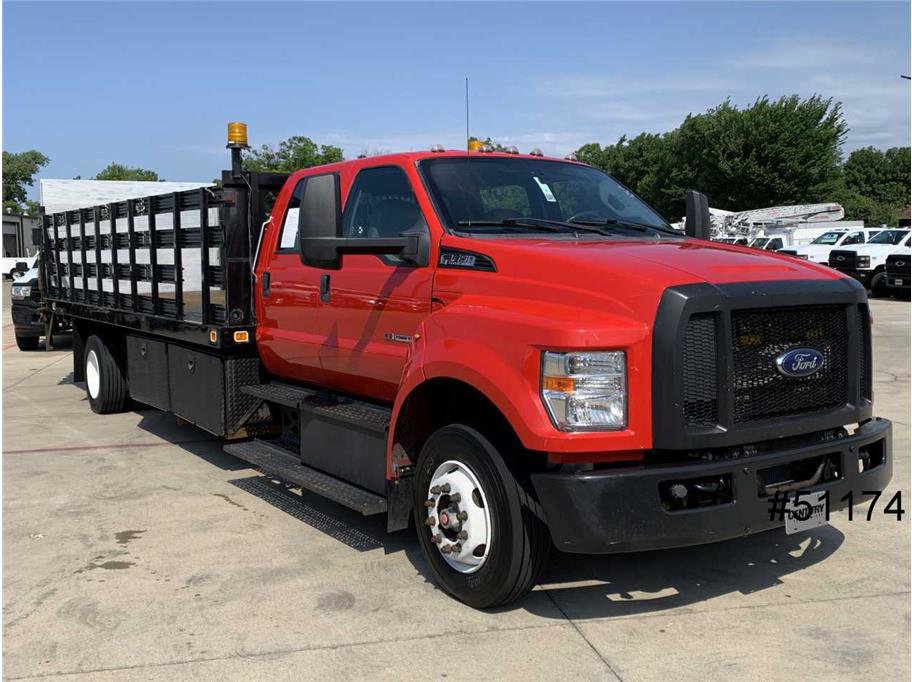 Used 2016 Ford F650 2WD Crew Cab Super Duty image 3