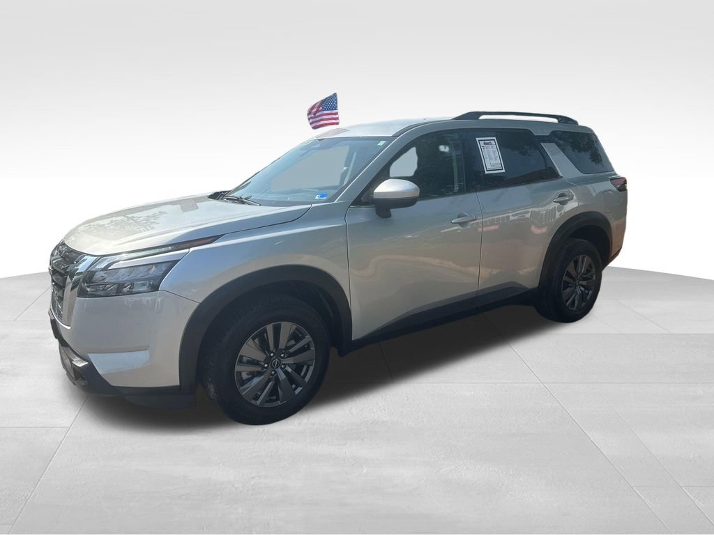 Used 2025 Nissan Pathfinder SV AWD/4WD image 5