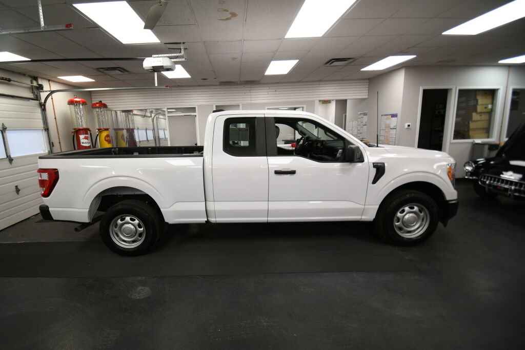 Used 2022 Ford F150 XL w/ Equipment Group 101A High RWD image 9
