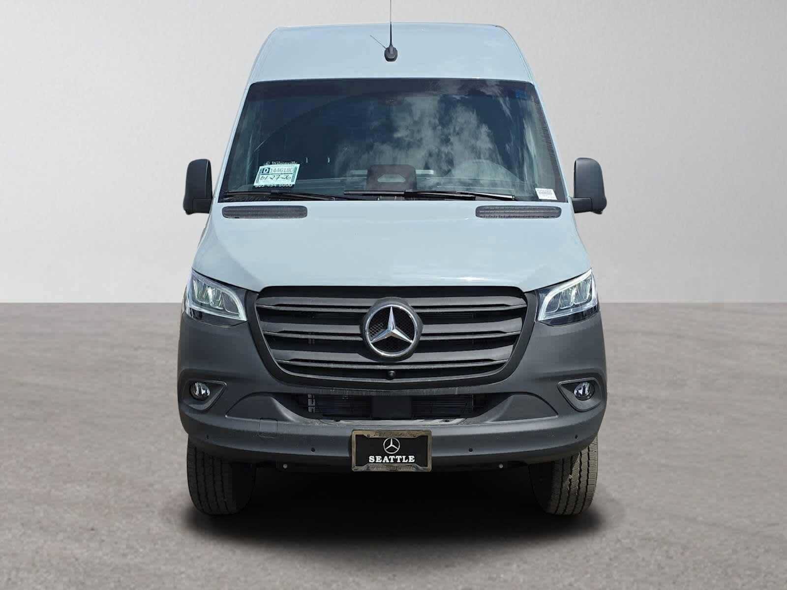 Used 2025 Mercedes-Benz Sprinter 2500 image 8