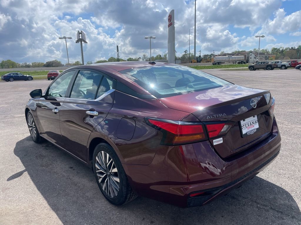 Used 2024 Nissan Altima 2.5 SV image 5