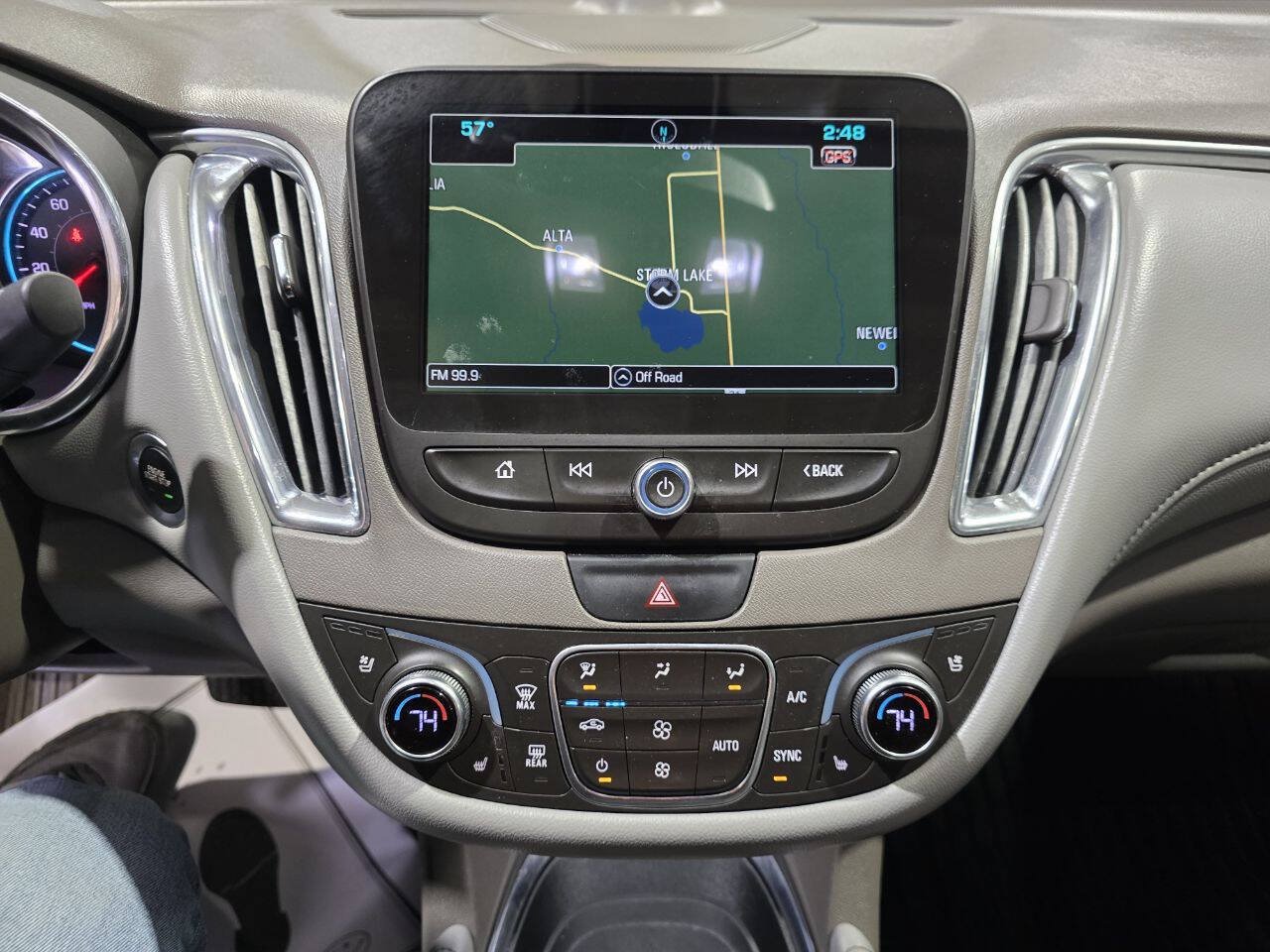 Used 2018 Chevrolet Malibu Premier w/ Premier Sun and Wheel Package FWD image 37