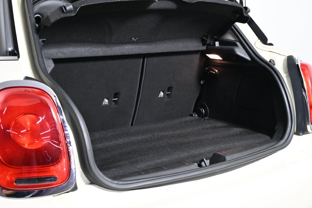 Used 2017 MINI Cooper 4-Door Hardtop FWD image 31